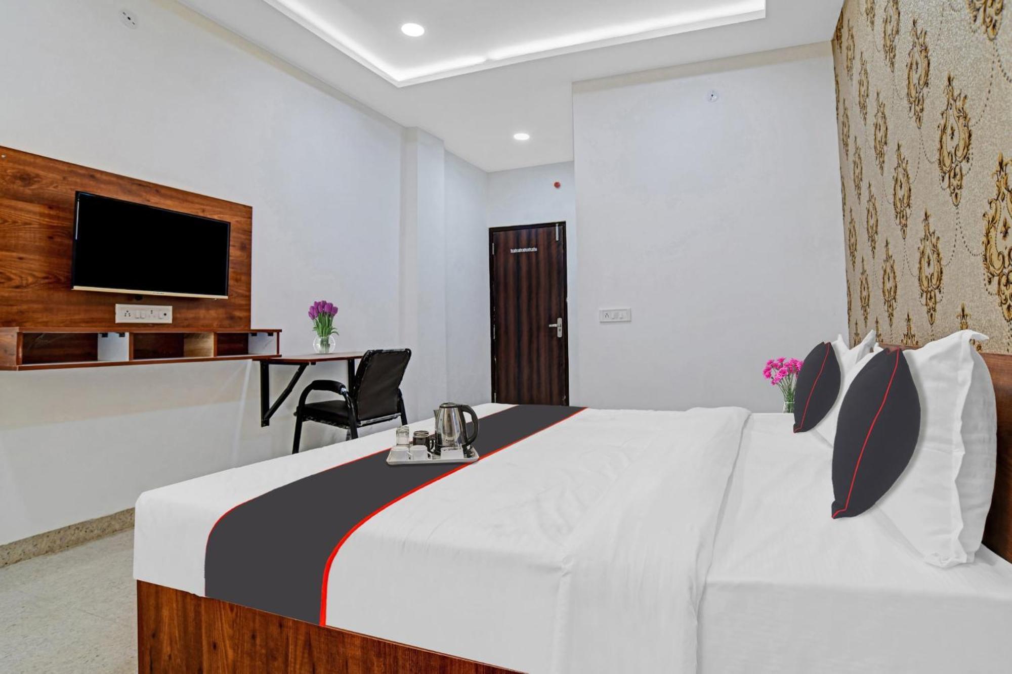 Hotel O Shivaay Indore Buitenkant foto