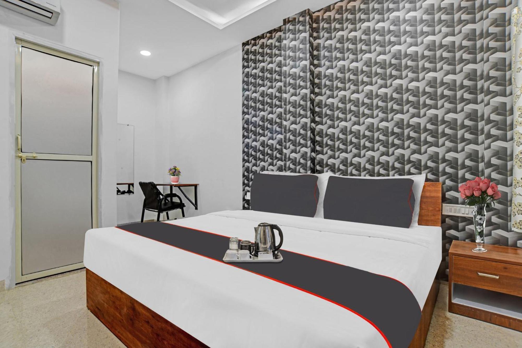 Hotel O Shivaay Indore Buitenkant foto