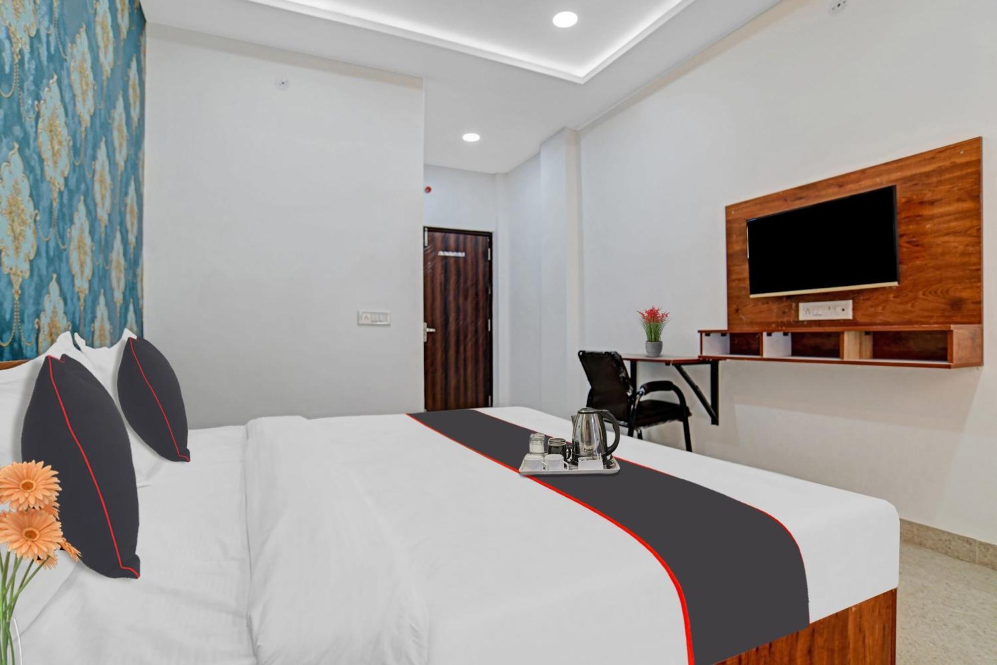 Hotel O Shivaay Indore Buitenkant foto